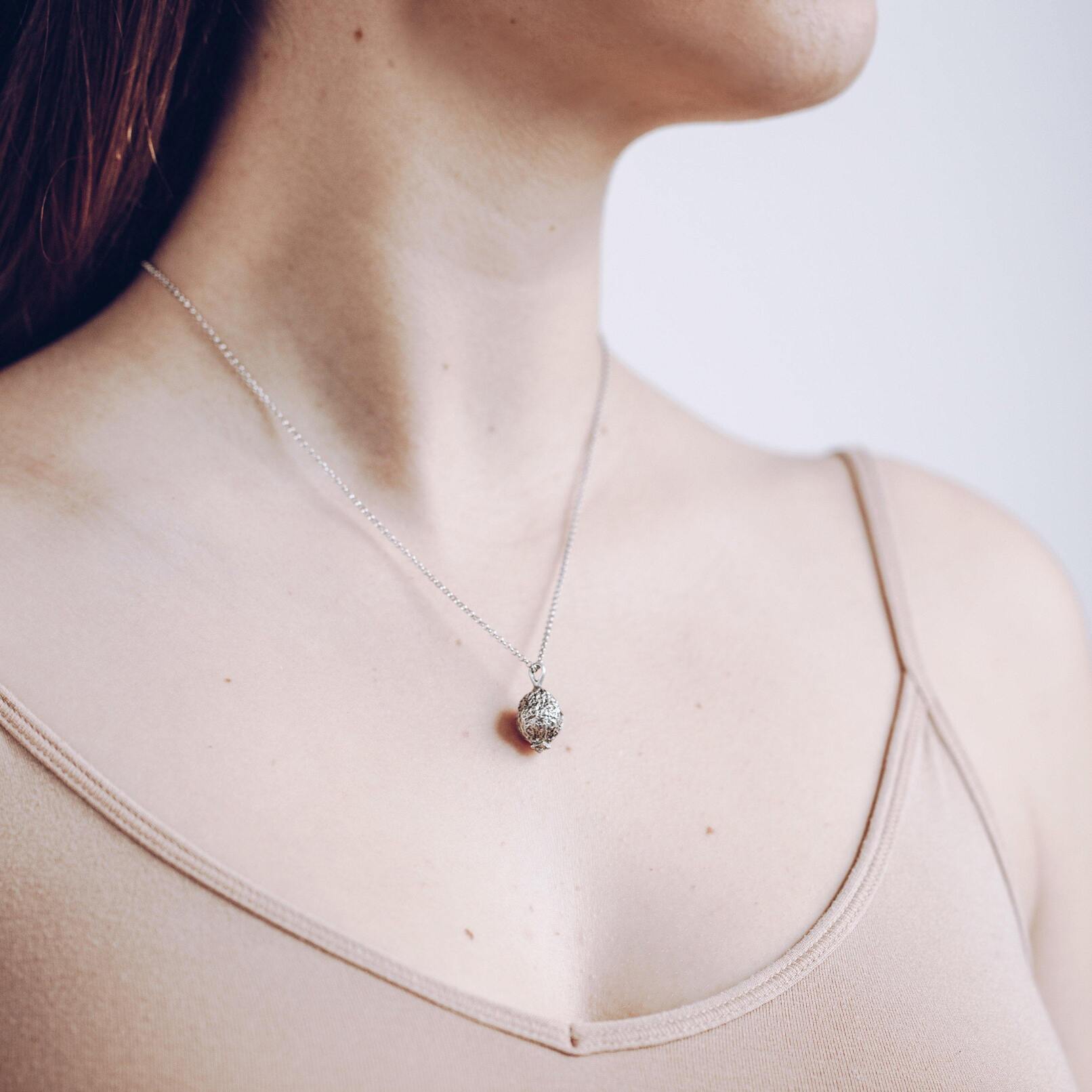 MATCHMAKER - rosehip necklace